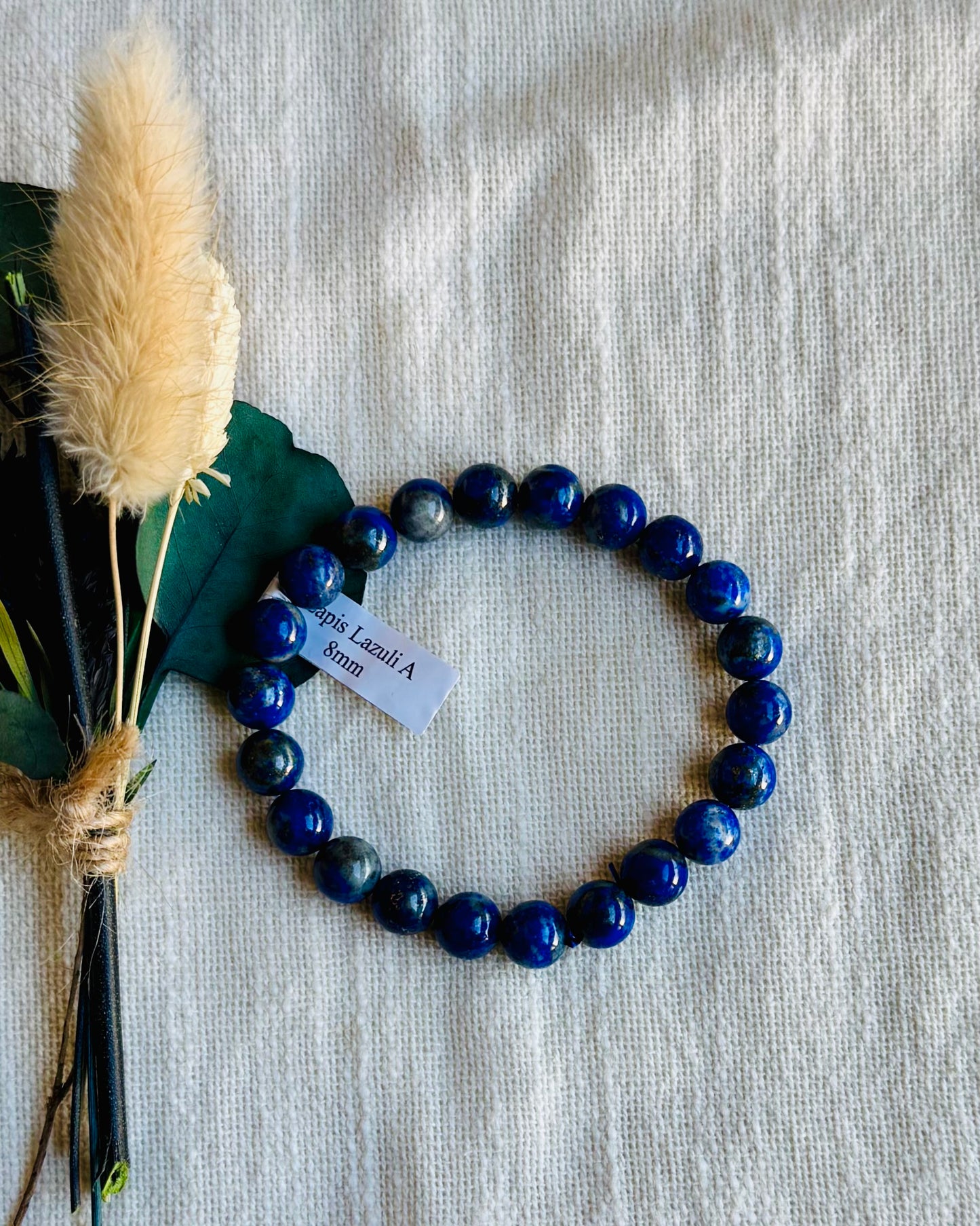 Bracelet Lapis-lazuli, Communication