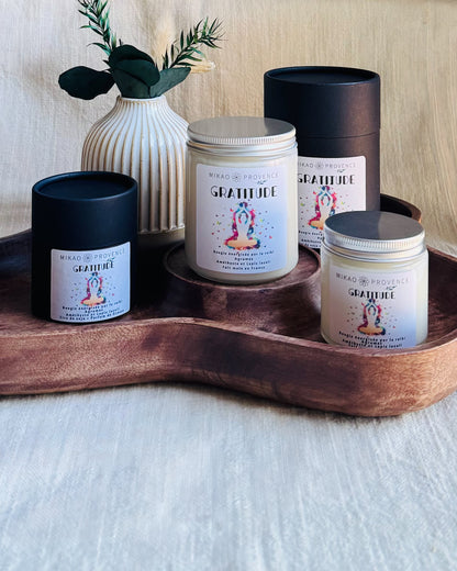 Bougie d’Intention Gratitude – Améthyste & Lapis-Lazuli - présentation avec boite 